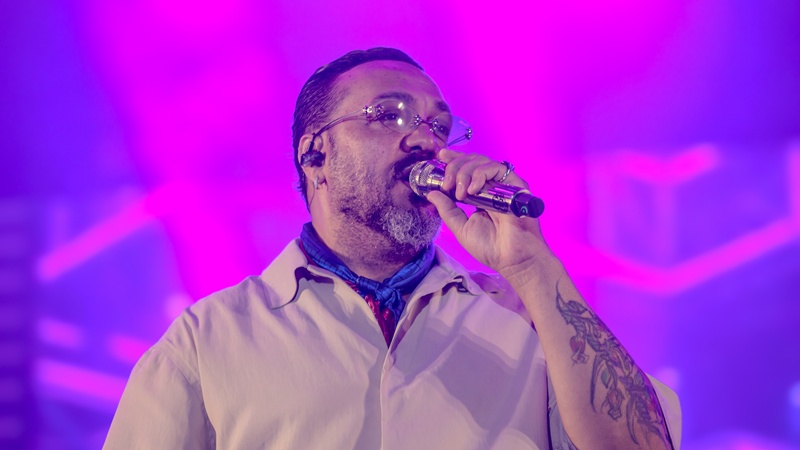 Axé e romantismo marcaram a primeira noite do Réveillon Axé Moi