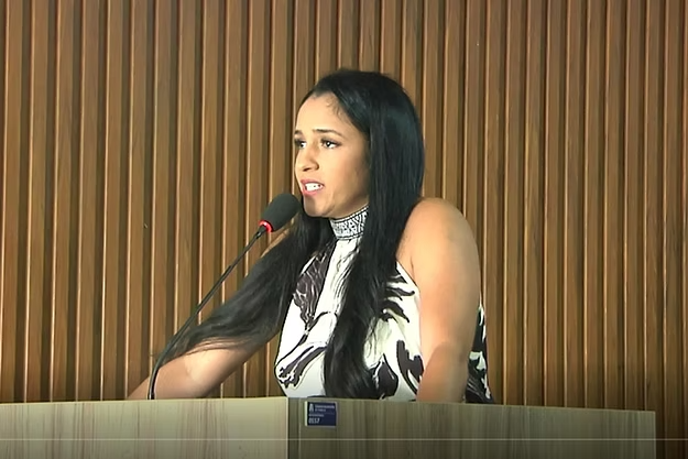 Kamilly Vieira volta a pressionar a gestão Flauzino por atendimento especializado a crianças atípicas